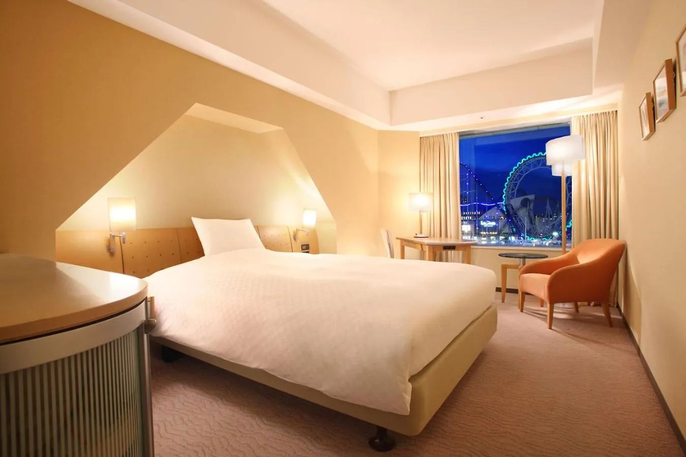 Tokyo Dome Hotel 4*,  Japan